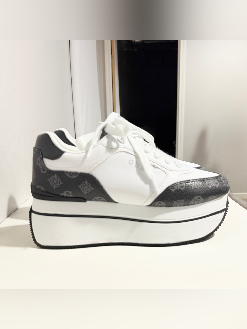 GUESS CAMRIO Platform Multilogo Sneakers Size 8.5 Women's Trainers Y2K - Picture 2 of 10